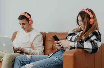 Nemzetközi összefogás a problémás internethasználat ellen