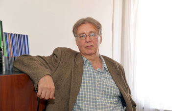 „Tanárképzés helyett a pedagógusok tanulásáról érdemes beszélni” – interjú Halász Gábor egyetemi tanárral, az ELTE PPK Neveléstudományi Intézetében folyó MoTeL kutatás vezető kutatójával