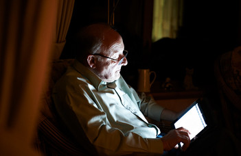 Hogyan segítsük a nagyszülőket eligazodni az online világban? (Telex)