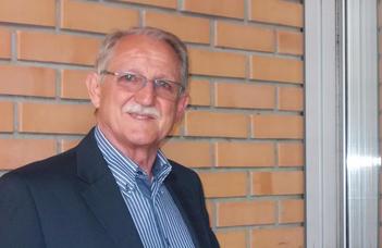 Iker János címzetes egyetemi tanár címet kapott