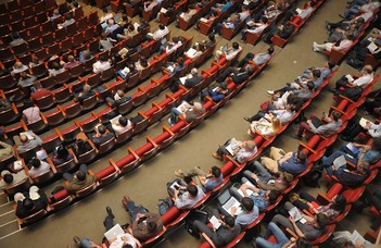 Szakmai utak és konferenciarészvétel támogatása